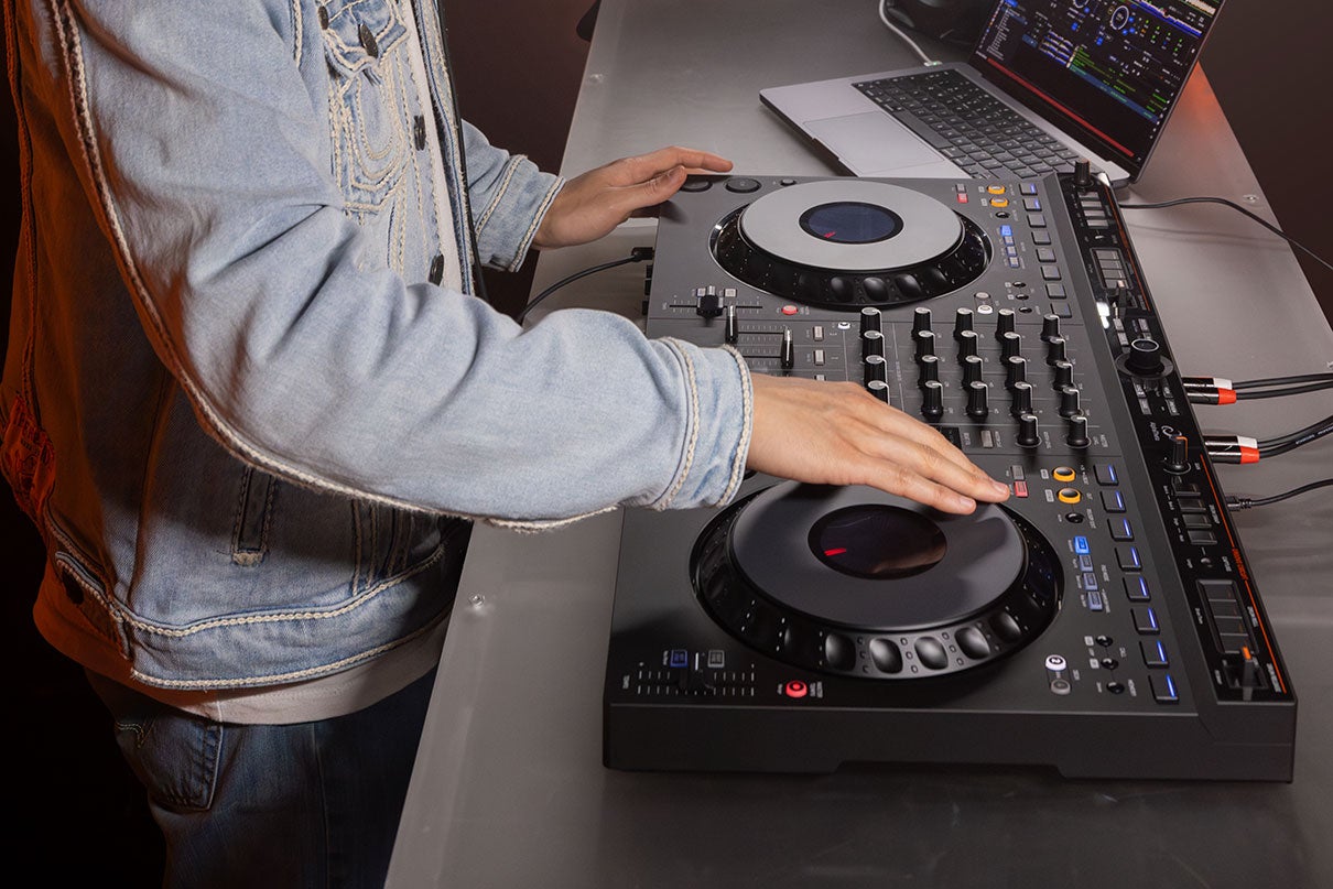 AlphaTheta DDJ-GRV6 4-channel DJ Controller with Groove AlphaTheta DDJ-GRV6 4-channel DJ Controller with Groove