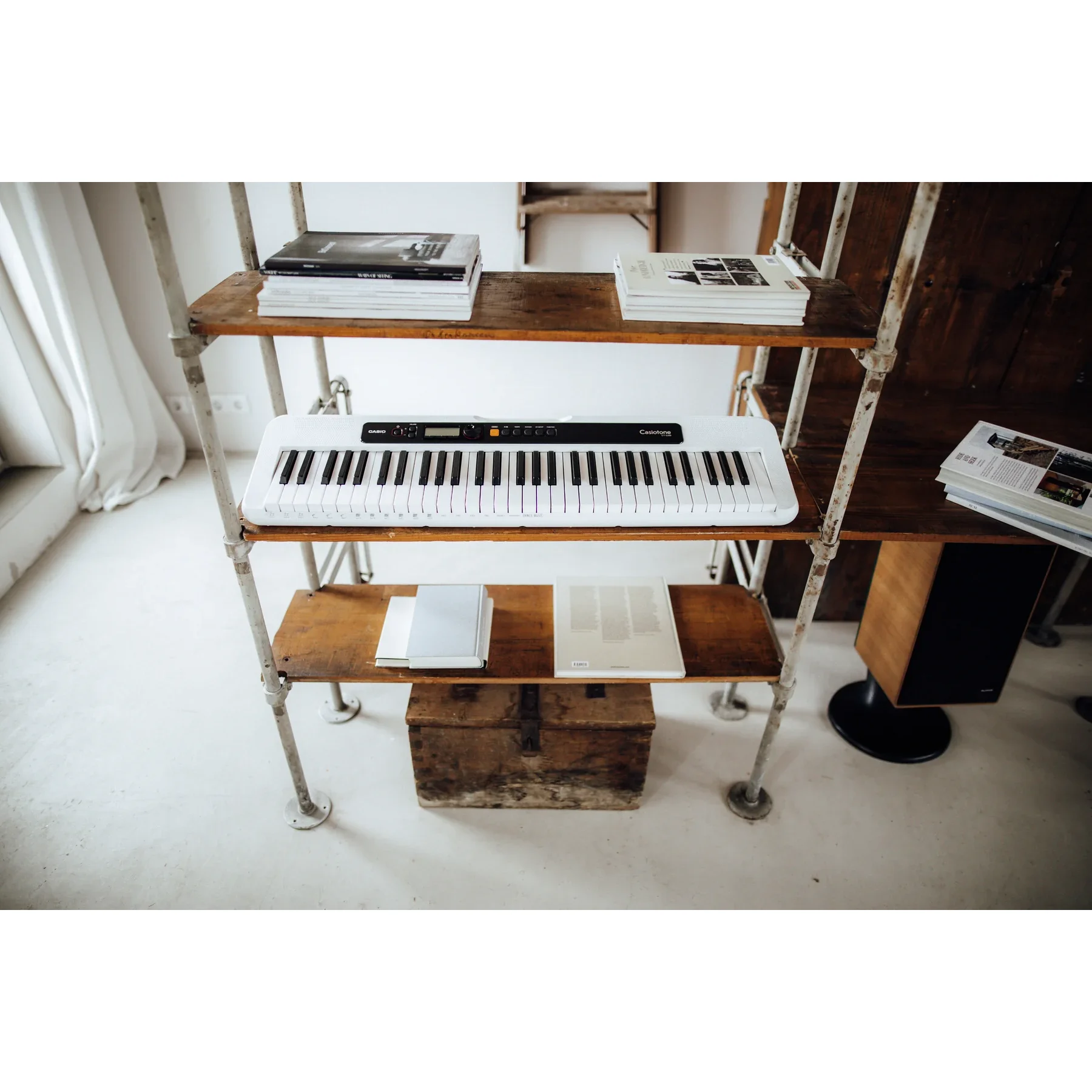 CASIO Casiotone CT-S200 ホワイト 61鍵 Amazon.com: Casio Casiotone CT-S200 – 61-Key Portable