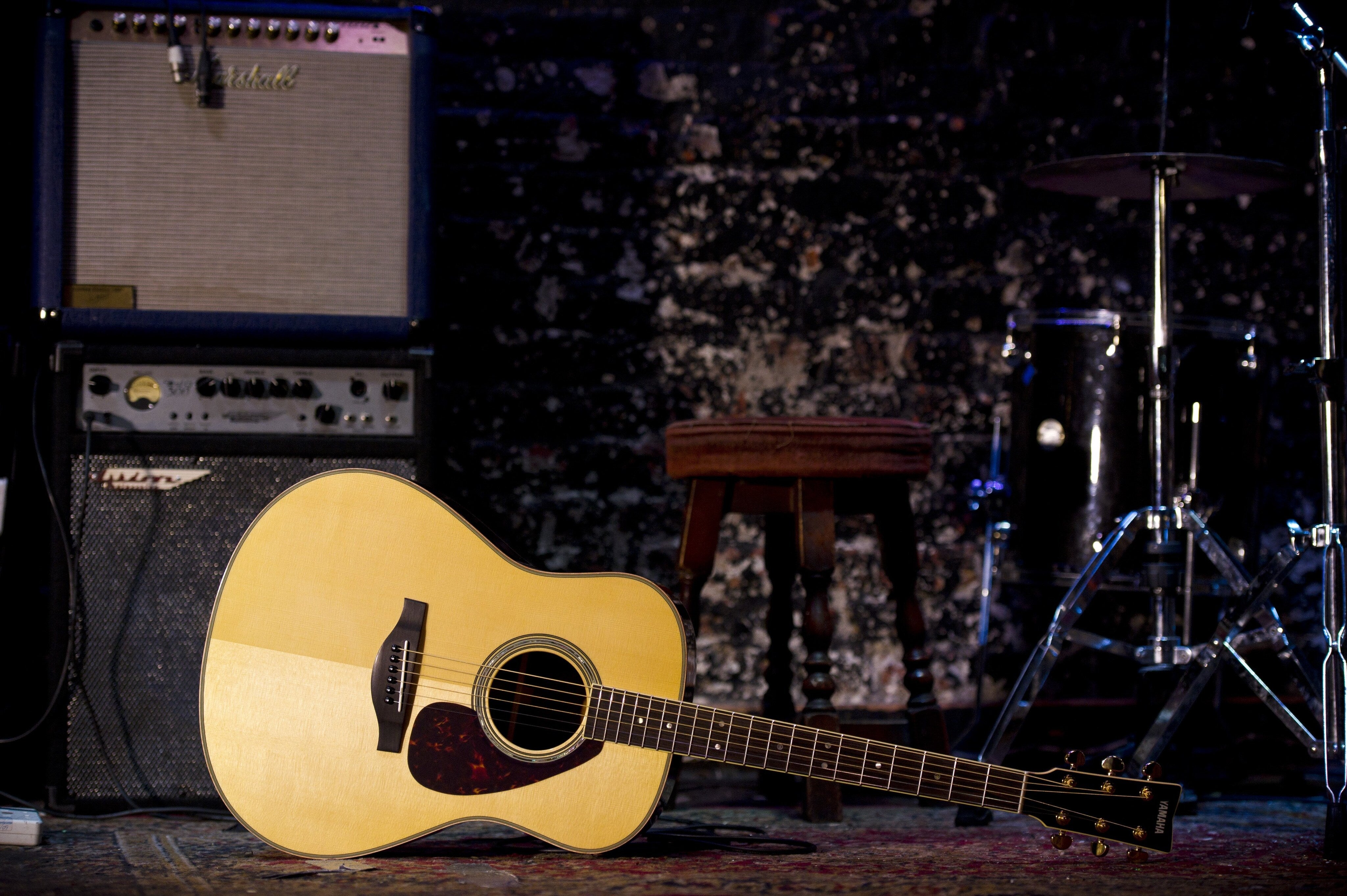 Yamaha LL6 ARE Original Jumbo Acoustic-Electric Guitar