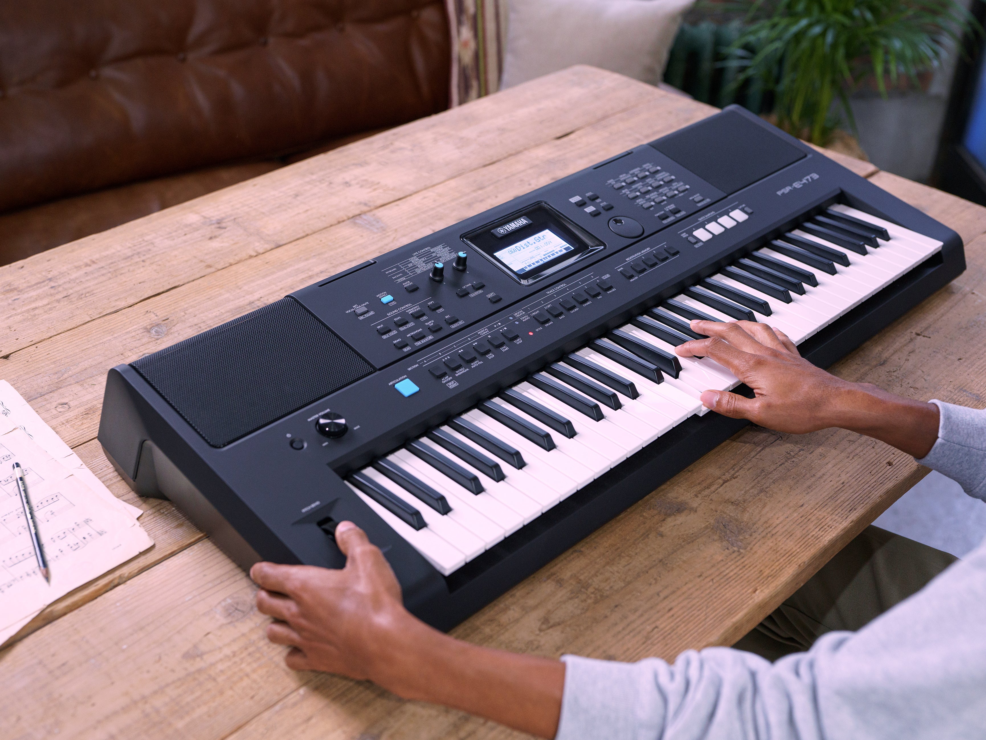 Yamaha PSR-E473 61-key Portable Arranger Keyboard | Music Works